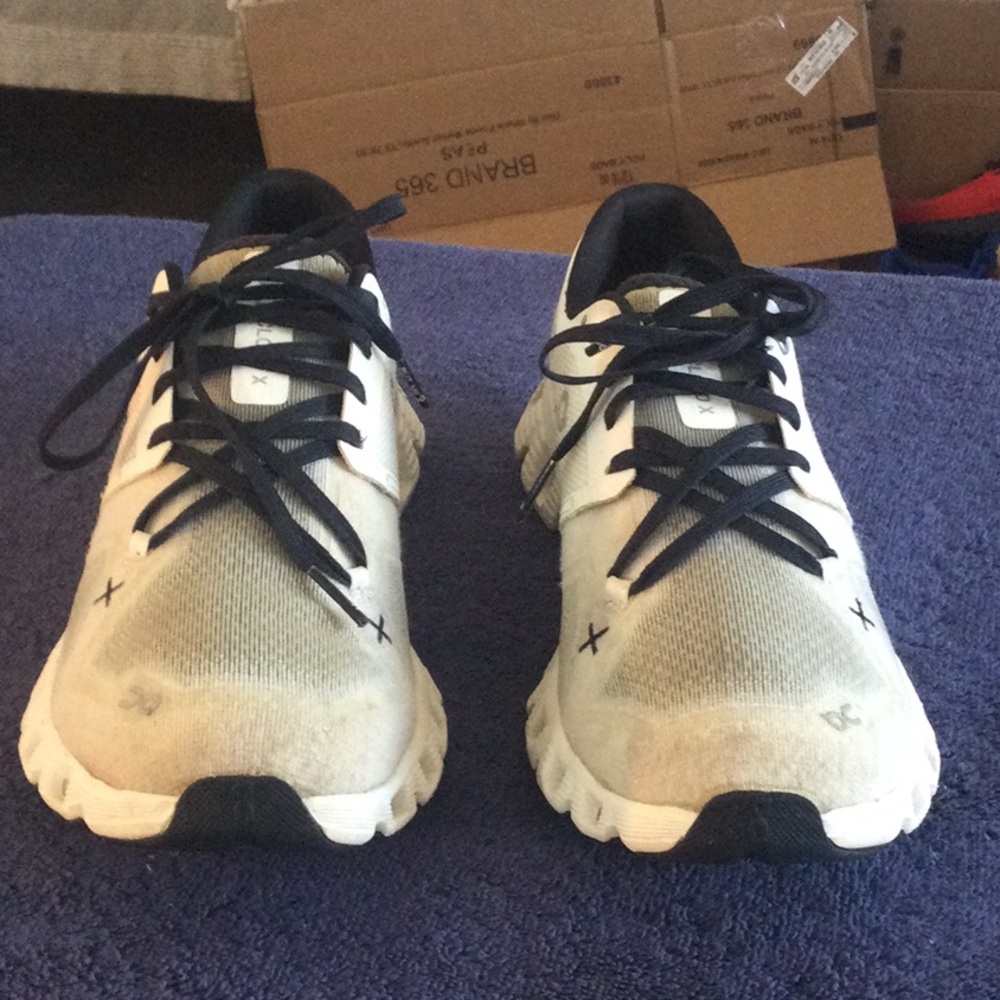 Men's Lightweight White and Black Athletic Sneakers